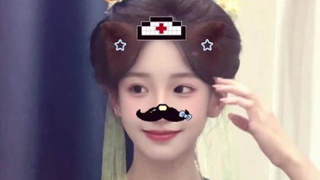 装可爱是本小姐的拿手戏