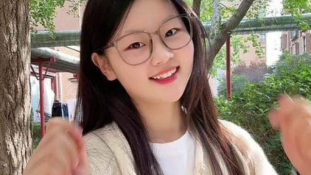 你也偷偷的望着我