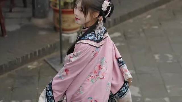 今天是晋商大小姐平遥古城有2800年的建城史，是我国保存最完整的汉民族古城，非常好拍