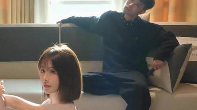 谁叫我姐挡我看电视了！