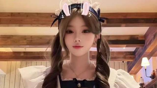 遇到点小事就哭 不说话又不让走开