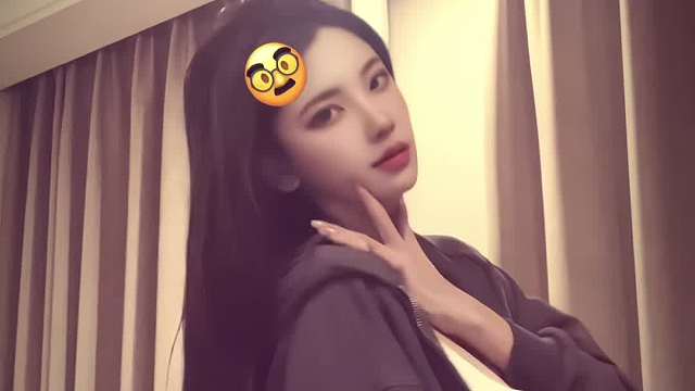 我的酒量是五杯威士忌 或者你喊我的名字