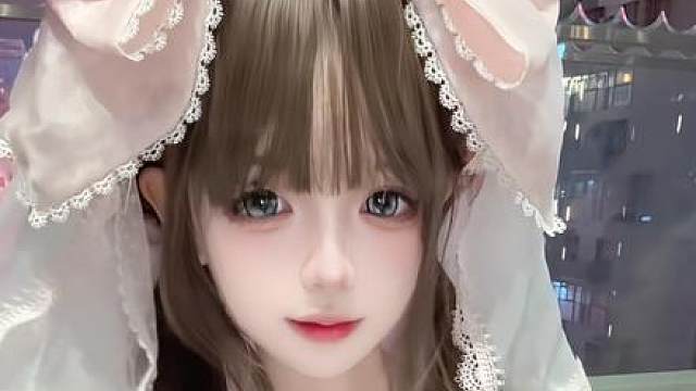 喜欢你才装可爱呀 你以为卖萌很轻松吗