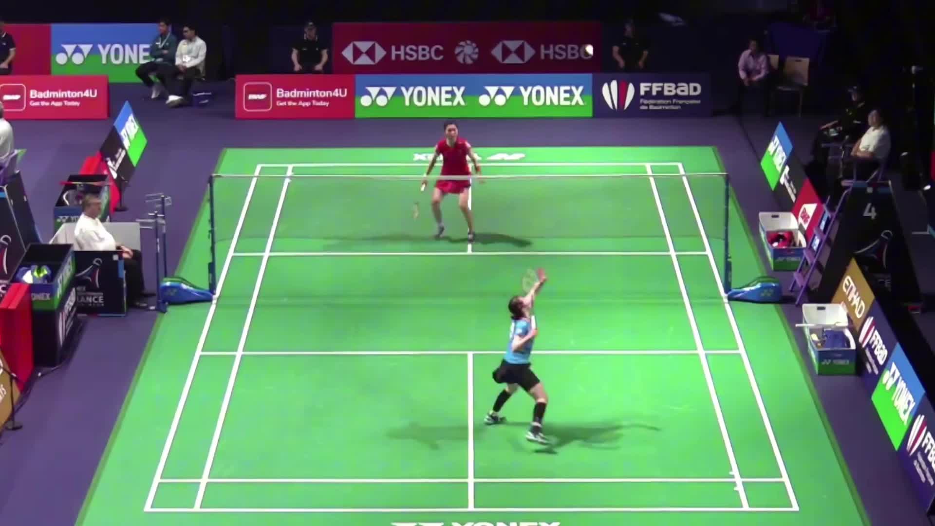 日本选手体能下降，失误增多，高昉洁四方拉吊，充分调动对手，以21-10拿下决胜局