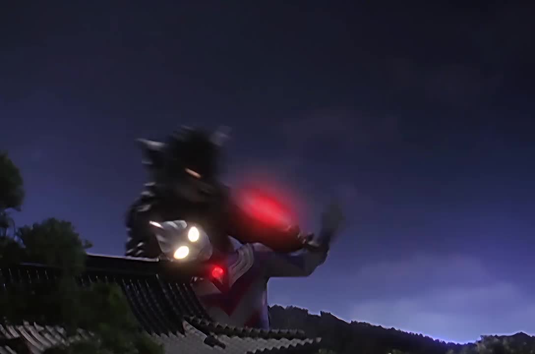 奥特史上最帅一次救场！—《迪迦奥特曼》