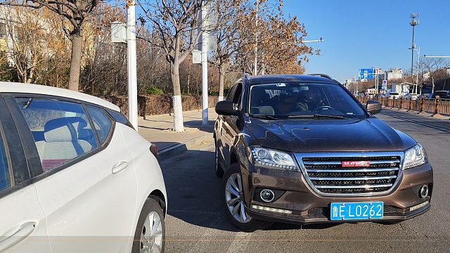 窄路侧方入库技巧，方法简单，一学就会