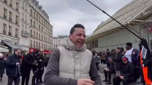 C罗路人头球挑战，你认为你可以完成这个挑战吗？罗