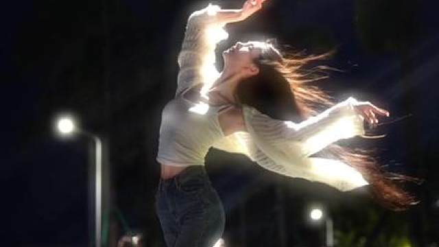 天青色等烟雨而我在等你