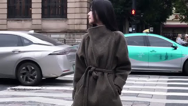 只怕幸福眼看完整 我的心却早已冰冷