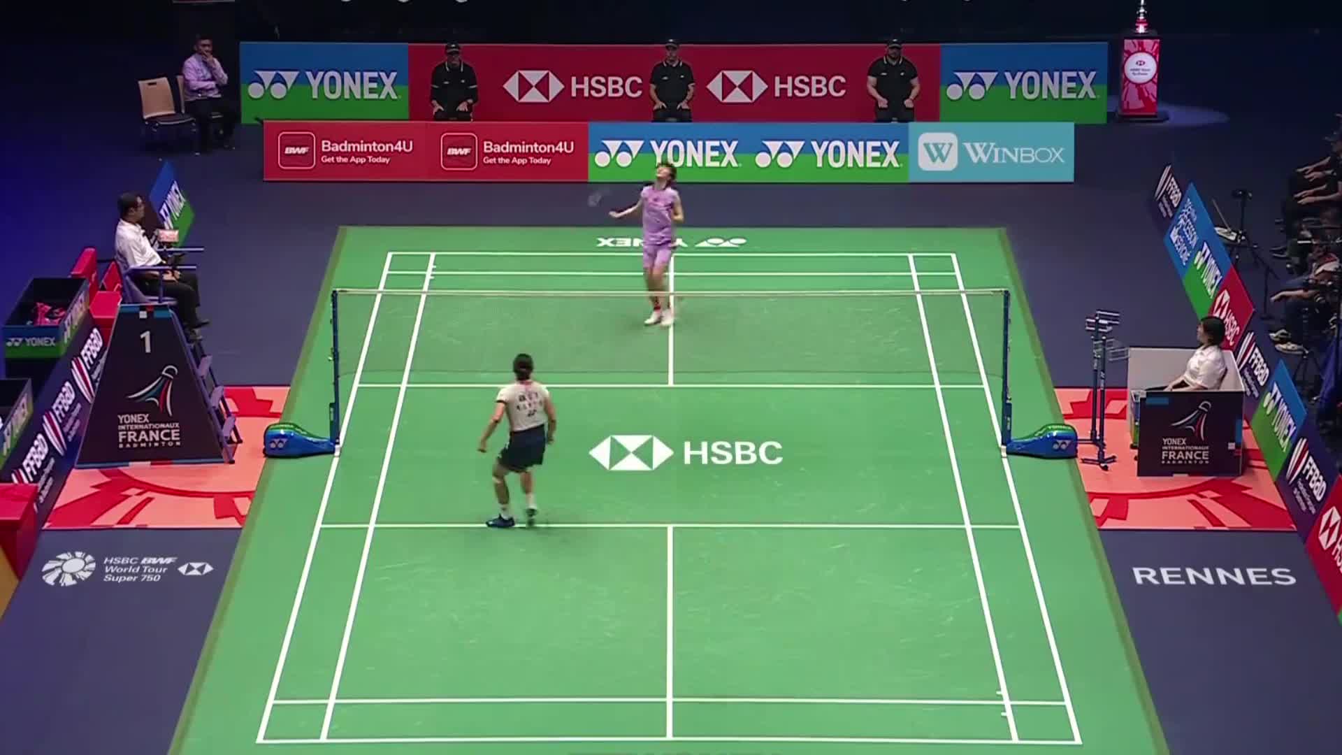 双方缠斗至11-10，安洗莹连得五分，拉开分差，陈雨菲以16-21无缘决赛