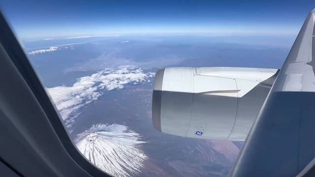 飞过富士山