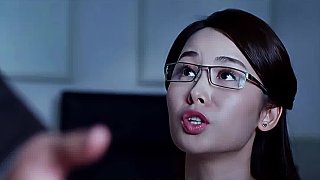 不懂就問：她擦嘴干什么？