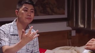 本山大叔：一直喝 小伙子：無中指的喝