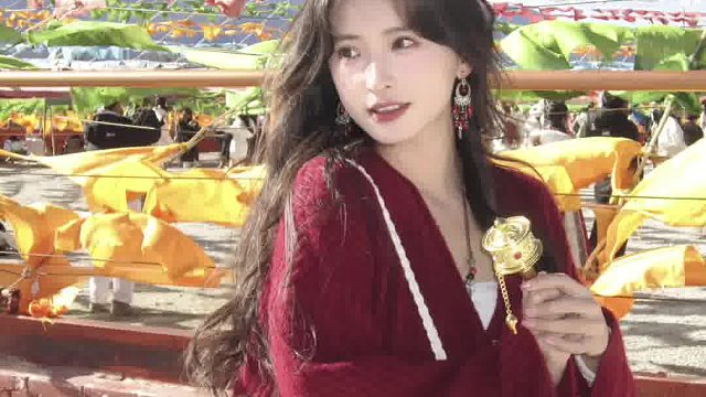 “风吹经幡 幡动福至”