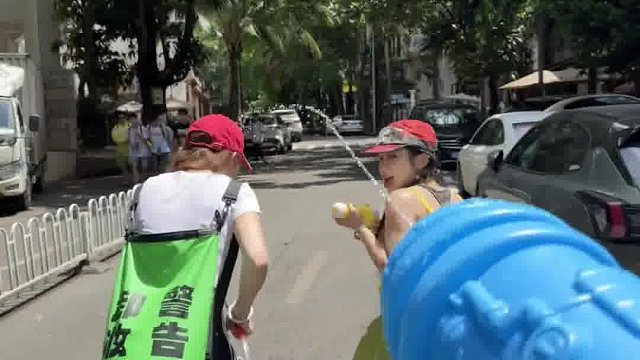 整个西双版纳凑不出一条干裤衩