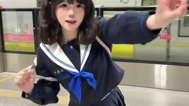 抛个硬币如果黏在天花板上就不吃宵夜了