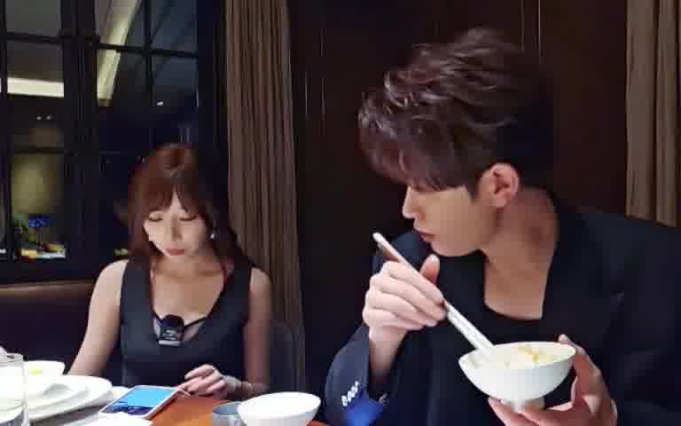 “秀色可餐！！！”