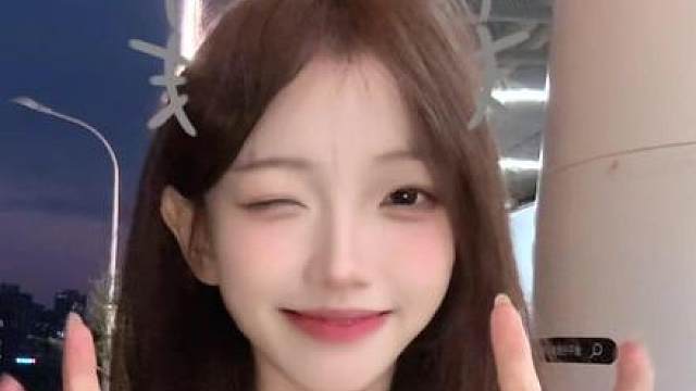 天冷了 女孩们可以加我微信