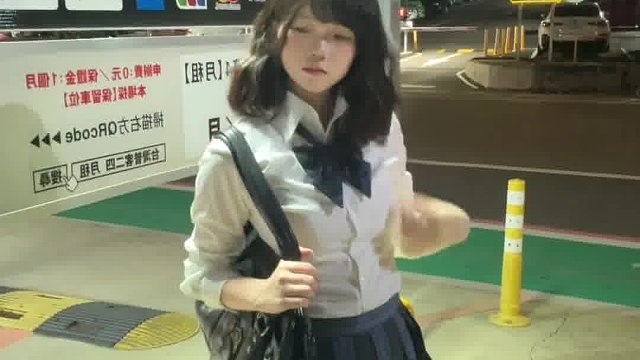 每次充电玩手机,我都感觉自己像被绳拴住的狗