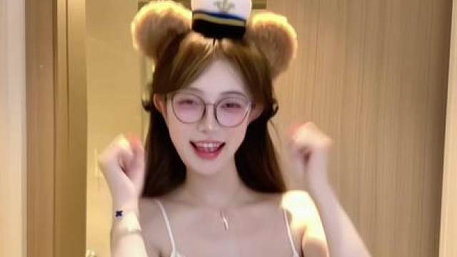 我能嘤嘤嘤也能冷冰冰