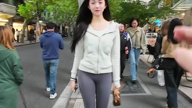 上海街拍芝士超级可爱美丽的女孩