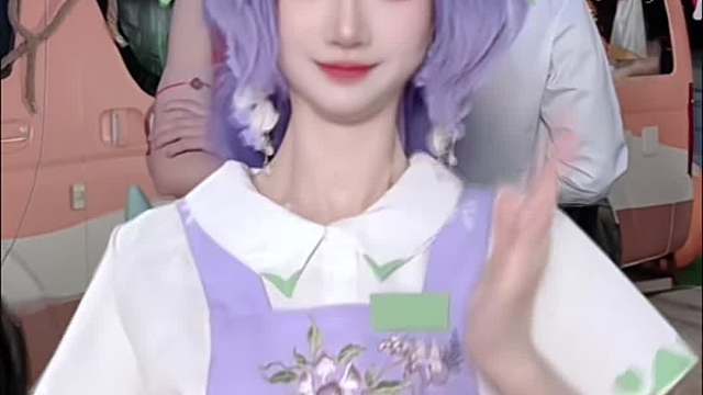 “我又不是坏人干嘛离我那么远！”