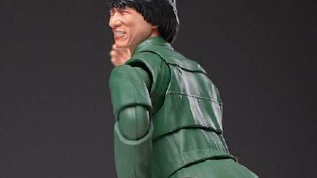 这才是成龙手办的正确打开方式！！！