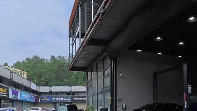 体验路虎卫士更换高性能进气系统