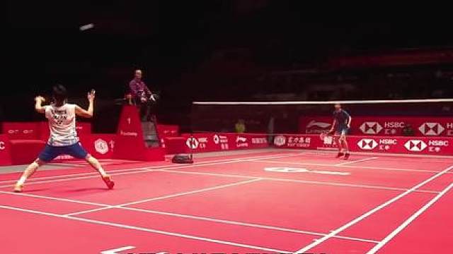 石宇奇打破心魔，用极致的战术执行击败桃田贤斗，登顶总决赛冠军