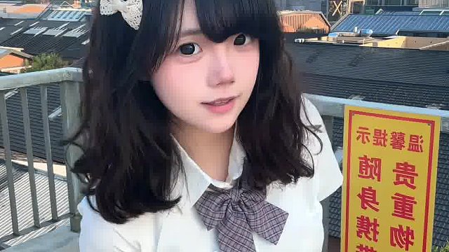 摸了摸自己的腿毛，有点扎手，这大概就是扎女吧