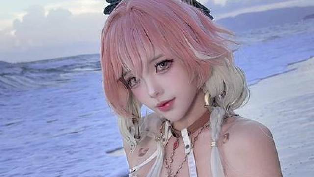 去海边前一直以为大海很浪漫结果全是沙…