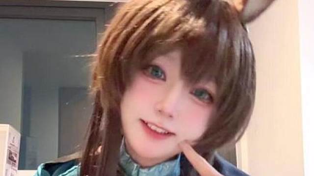 跳一半耳朵掉了 我们罗德岛ceo就这样萌萌的