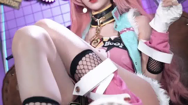 屑屑妮可，黑白通吃