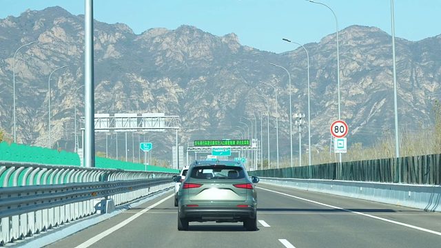 当一个过气网红想要转身……