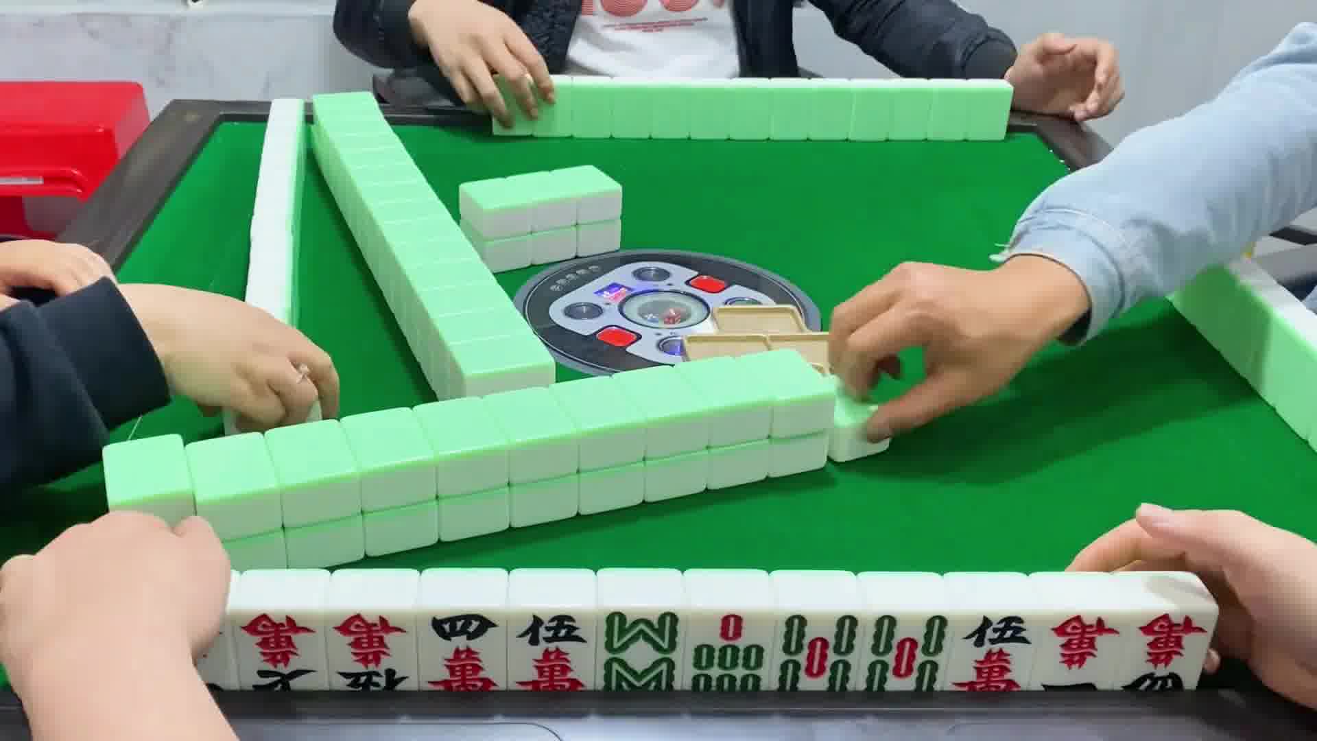 四川麻将：选择大于努力。。合川有不有一起玩的小伙伴