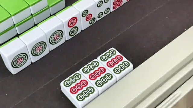 高手们，这牌胡什么呀？看不懂了…