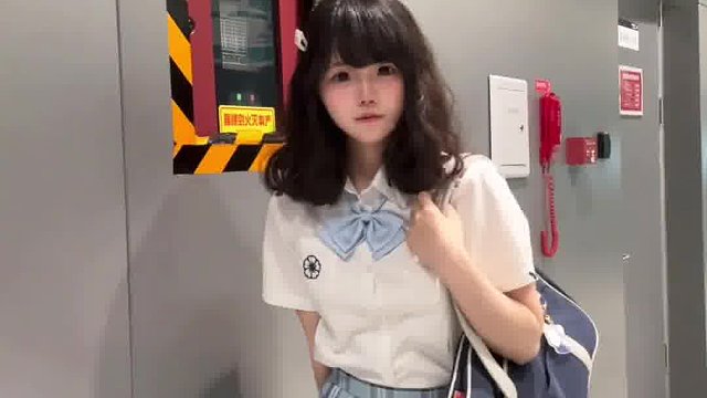 王者荣耀你们都知道吧？我经常资助他