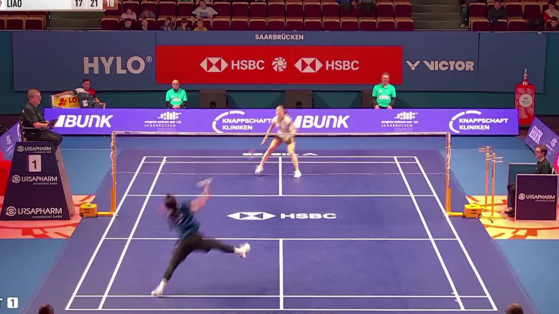 廖元琪延续了良好的状态，多拍拉吊控制比赛节奏，以稳定的发挥锁定胜局