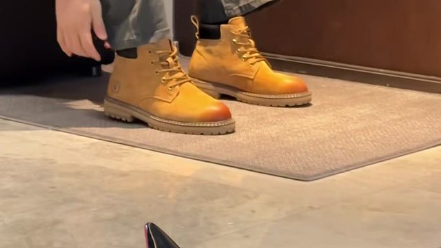 果然还得是马登的大黄靴！ 这么好质感和脚感才这个价格我真的爱了！