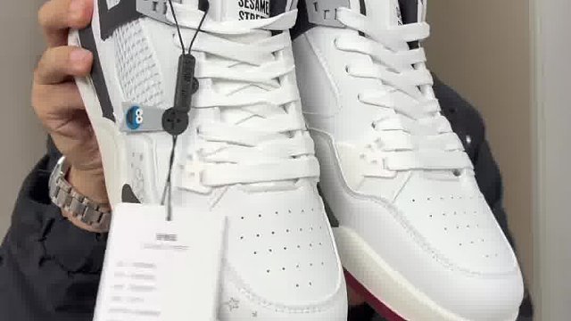 国潮芝麻街这款板鞋真的无论颜值脚感百搭性都不错！