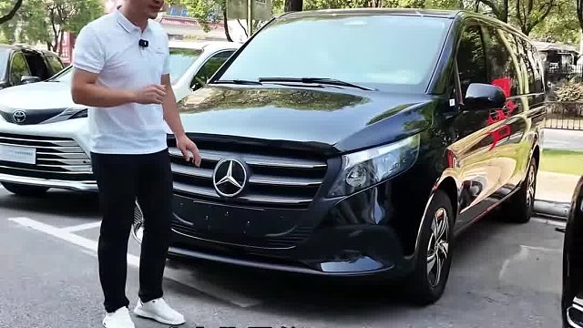 买丰田赛那高顶不如买奔驰威霆