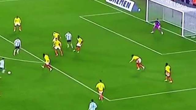 全心全意为球队着想，这就是阿根廷的队长梅西！