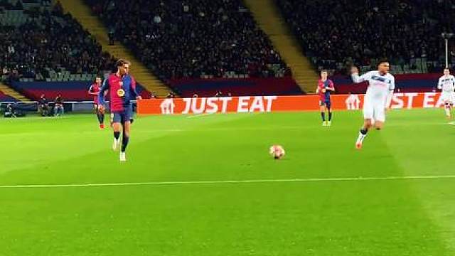 亚马尔就应该多向球王学习！