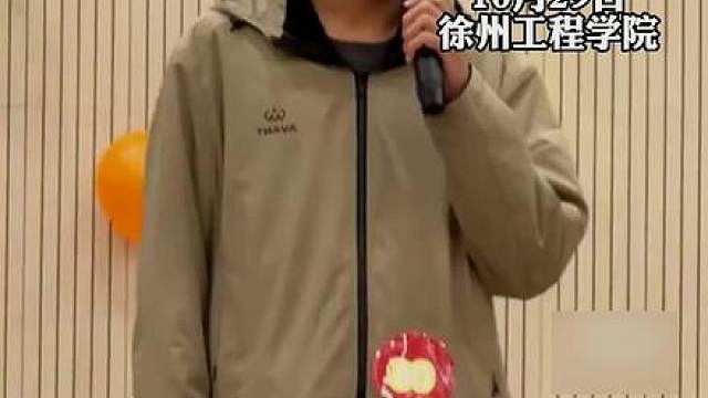 高校十佳歌手大赛上，两名大一新生演唱《美丽的神话》，开口就惊艳全场！# 校园歌手大赛