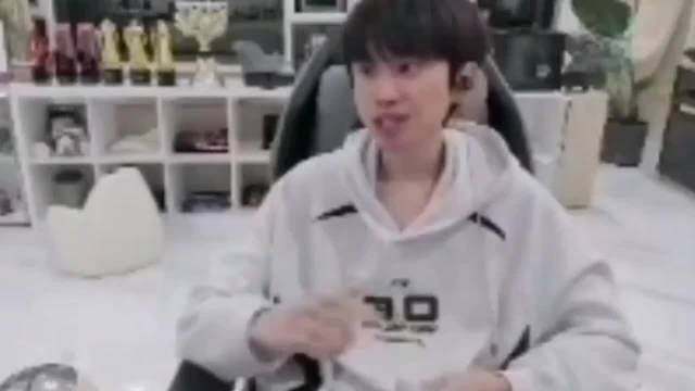 Doinb谈KT夺冠影响：今年KT冠军，明年肯定有人愿意来LPL！别做梦了！LPL工资帽的原因给不到