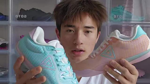 这次真就全网首开了，无双EX的蓝粉反转，妥妥的球场小清新显眼包