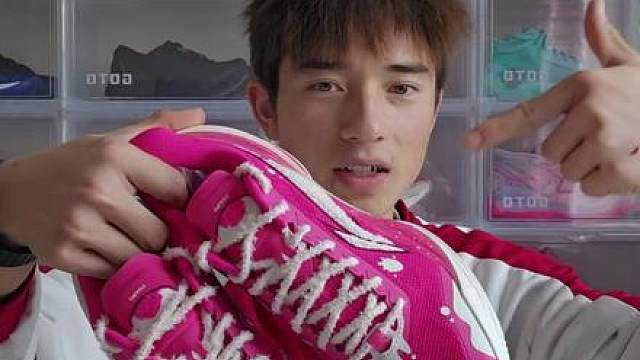 斩男又斩女的利刃5V2草莓熊，算得上利刃5V2的颜值天花板吗？