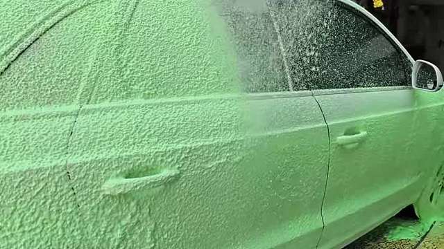 简单洗洗，你们有没有遇见，脏车洗的正开心，洗车机罢工的情况？