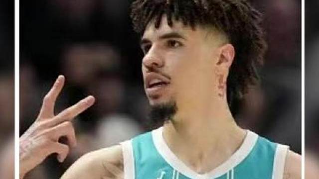 不同的路走向同样的成功，富裕童年也能成为球星，三球的球员故事