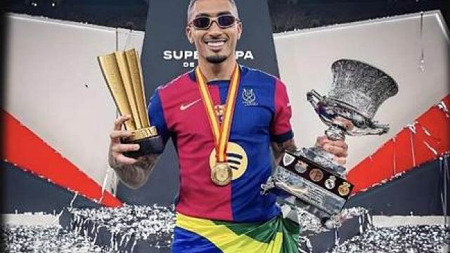 社媒直接开炮! 拉菲尼亚这数据该入选不了最佳11人阵容吗!